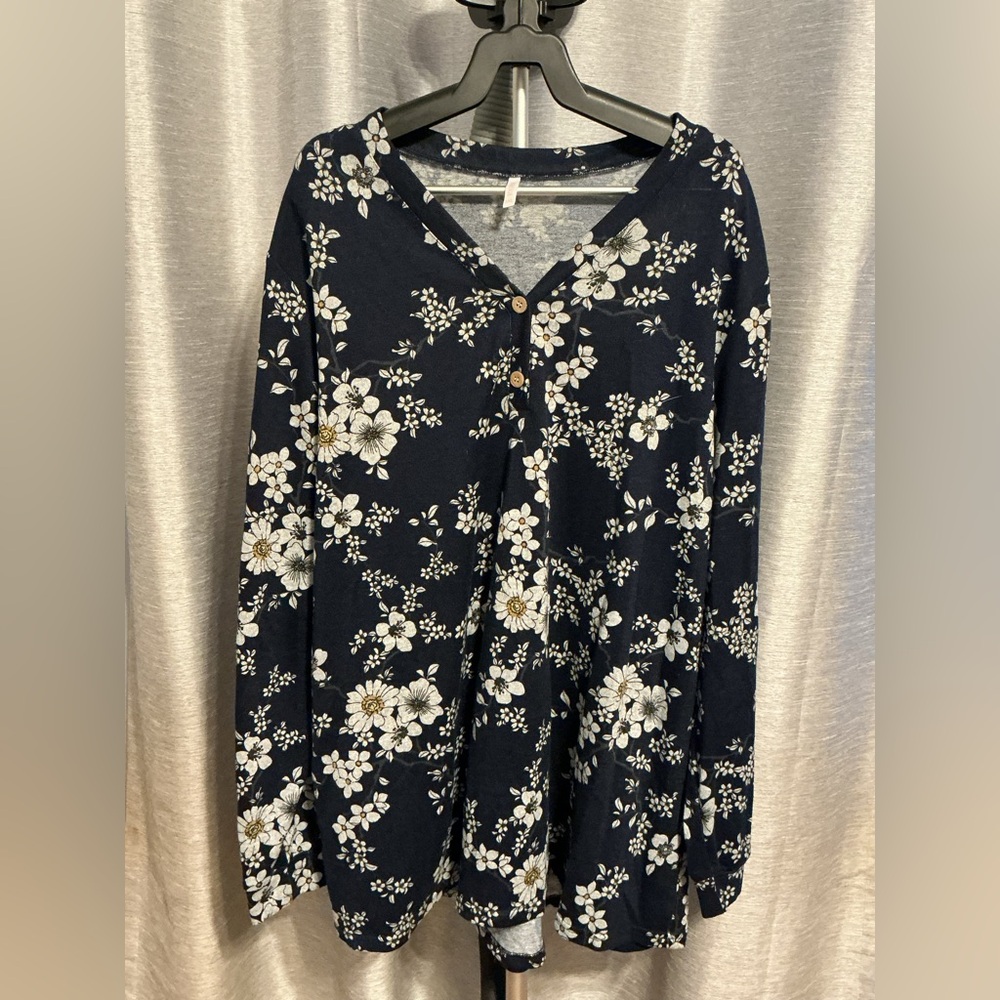 Bishuige Navy Floral V-Neck Blouse Size 3x Summer Daisy